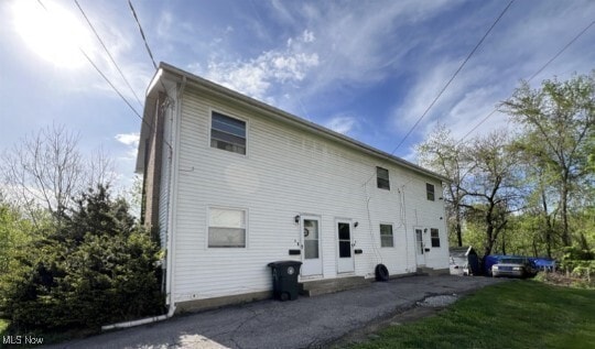 Building Photo - 1493 Hobart Ave Unit B