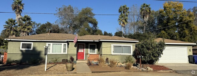 Building Photo - Elm Prop Unit Elm Front House