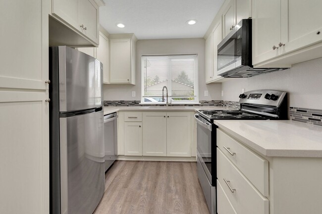 Building Photo - 242 SE 106th Ave Unit A