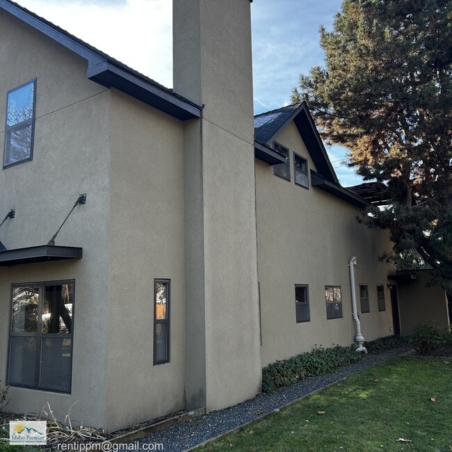 Photo - 1919 N 31st St