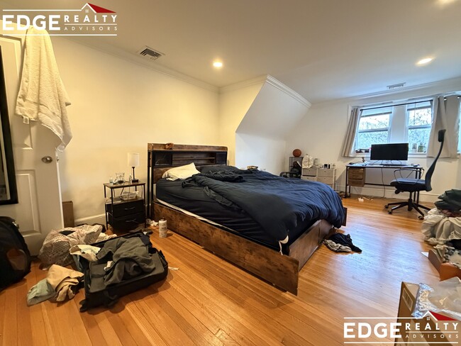 Photo - 1798 Beacon St Unit 3