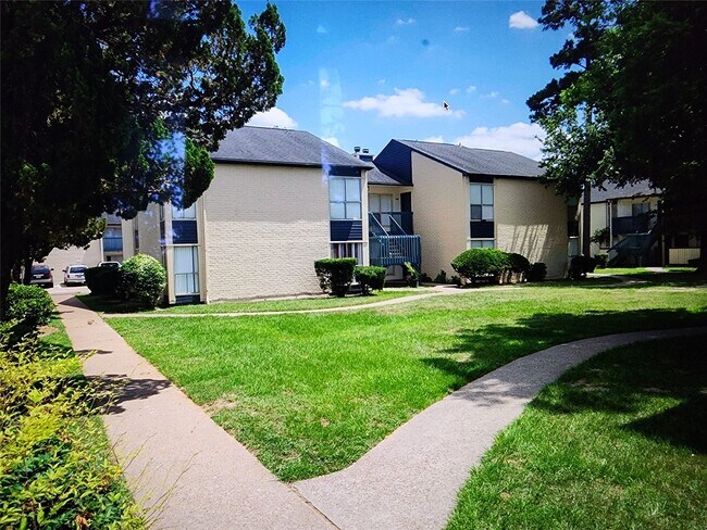 Photo - 2402 Bammelwood Dr Unit 226