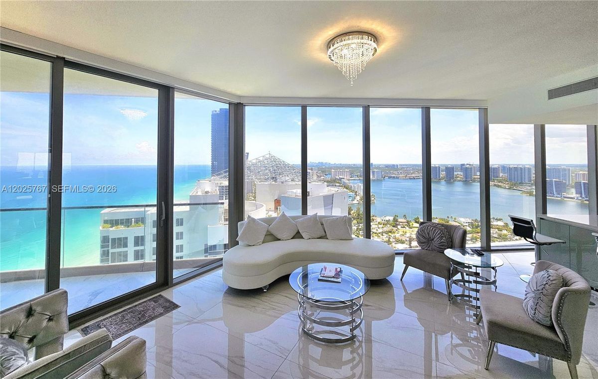 Photo - 18975 Collins Ave Unidad 3504