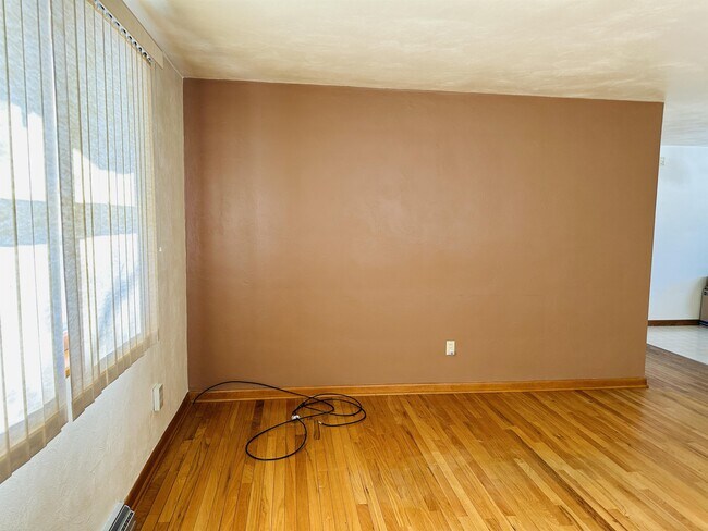 Photo - 112 N Stanton St
