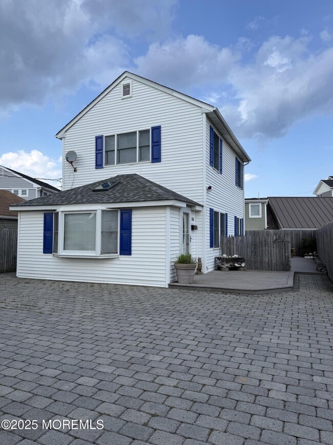 Building Photo - 62A Inlet Dr Rental