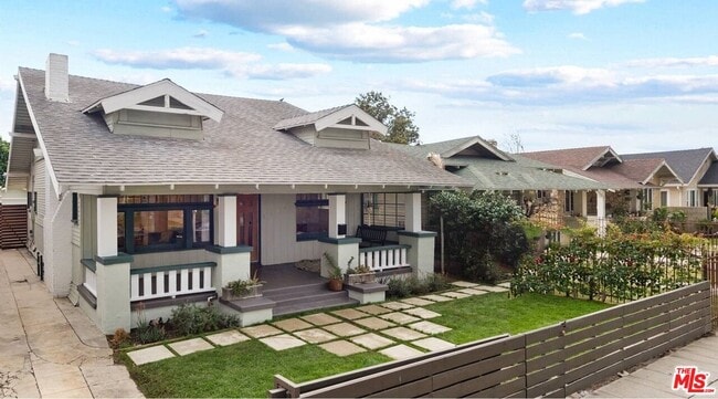 Building Photo - 1728 W 39th St