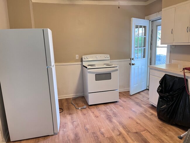 Building Photo - 409 S Valley Ave Unit C Rental