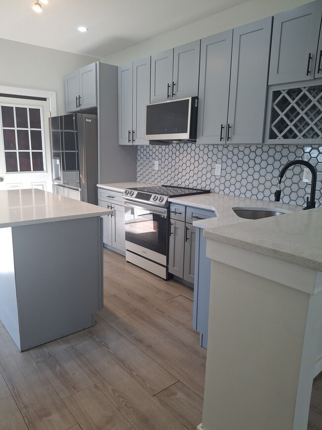 Photo - 400 Orange St