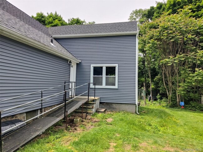 Building Photo - 917-921 Violet Ave Unit B