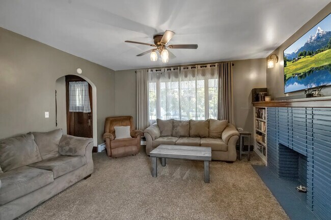 Photo - 12 Lovering Ave Unidad Lower