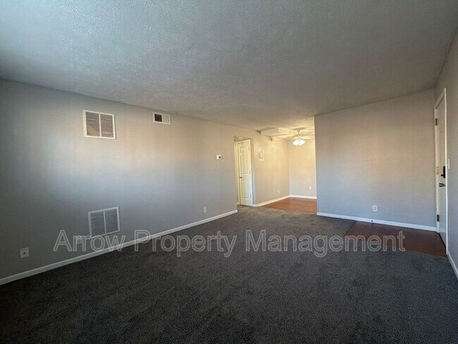 Photo - 3840 S 46th St