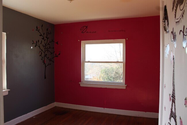 Photo - 2311 Nicholson Ave