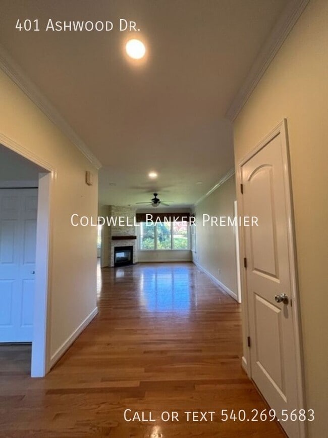 Photo - 401 Ashwood Dr