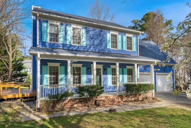 Building Photo - Renovated 4 bed/2.5 bath in Chapel Hill/Carrboro city school district!