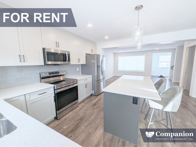 Building Photo - 890 McFaull Rise