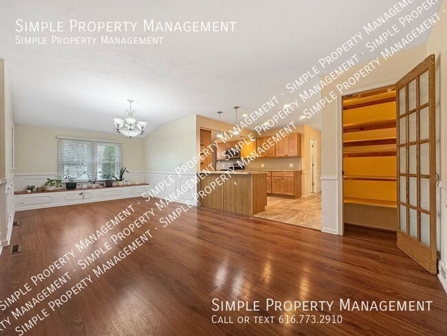 Photo - 5352 Queensbury Dr SE