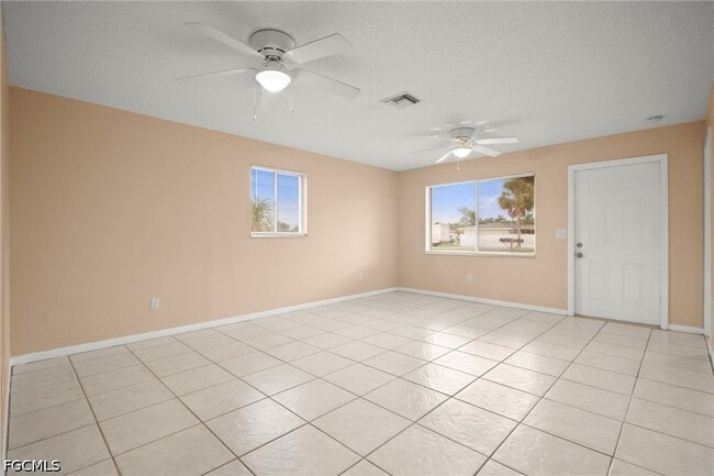 Building Photo - 4406 Santa Barbara Blvd S