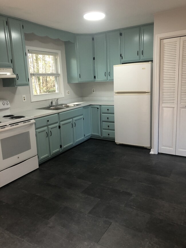 Photo - 462 Woodhaven Rd