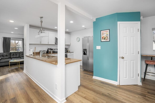 Photo - 2549 Columbia Ave Unit ID1332865P