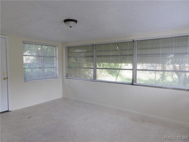Photo - 8 E Golden St