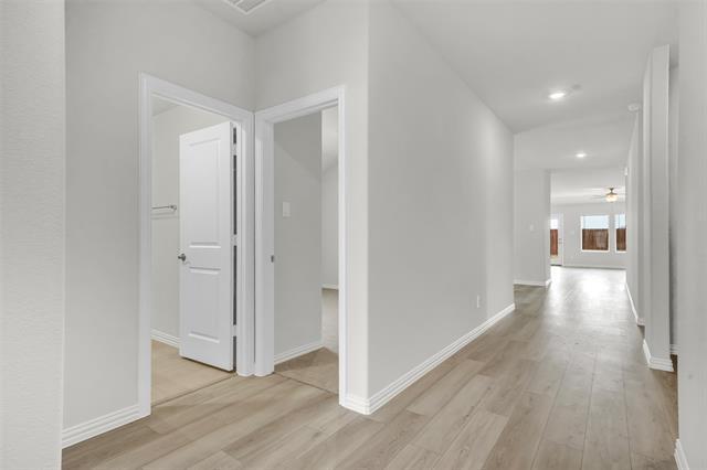 Photo - 854 Wisteria Ln