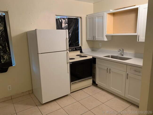 829 NW 10th Terrace Unit 4