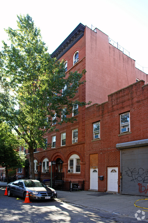Photo - 222 Pacific St Apartments