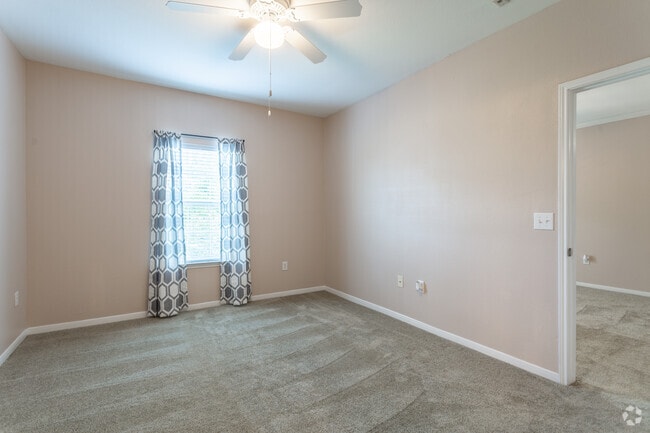 1BR, 1BA - 688SF - Baypointe Apartments