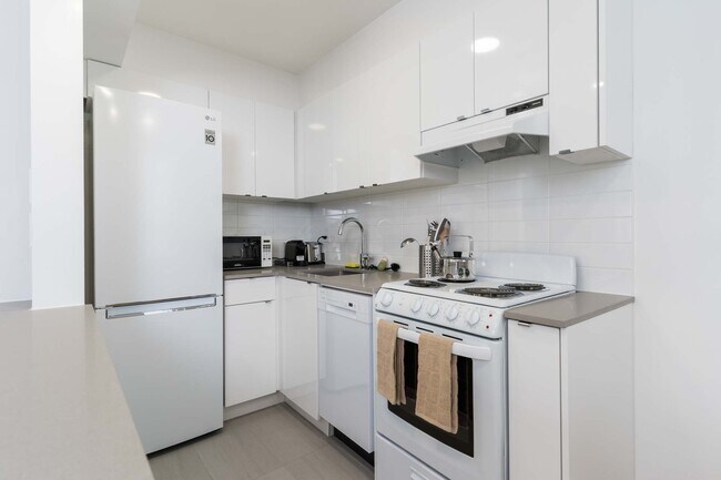 Photo - Somerset Unit 01003