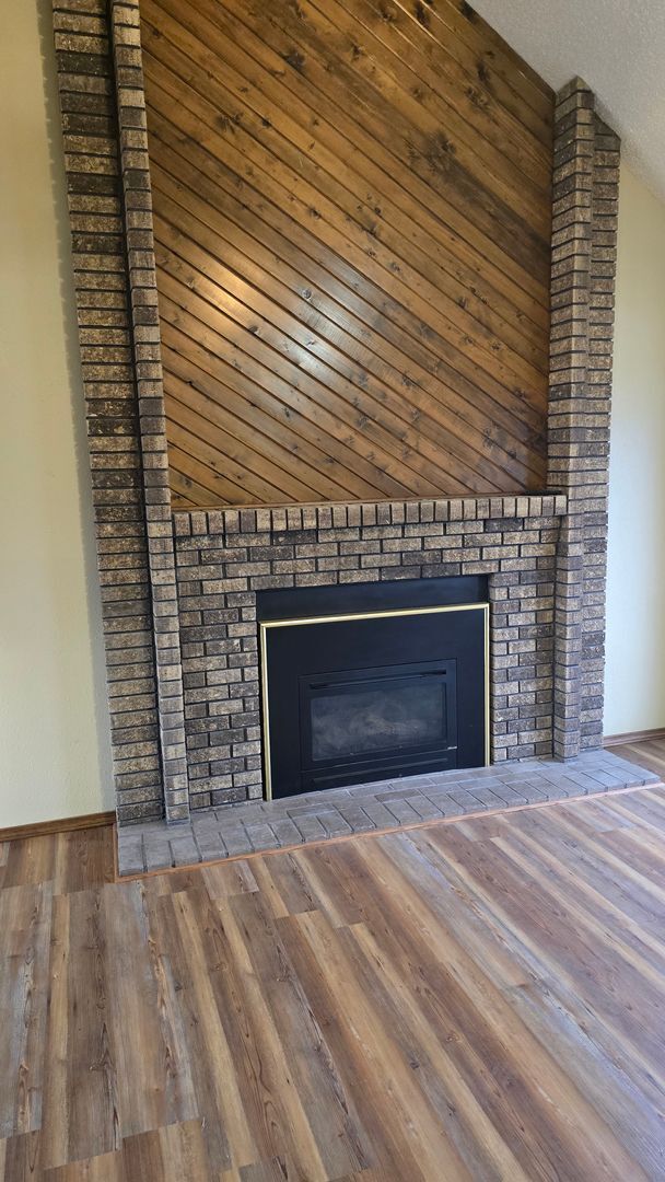 Photo - 3 Bedrooms, 2.5 Bathrooms, 1 Car Garage Fo...