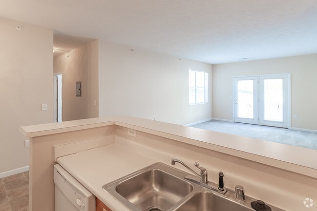 2BR, 2BA - 970 SF