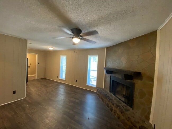 Photo - 701 W 35th St Unit B