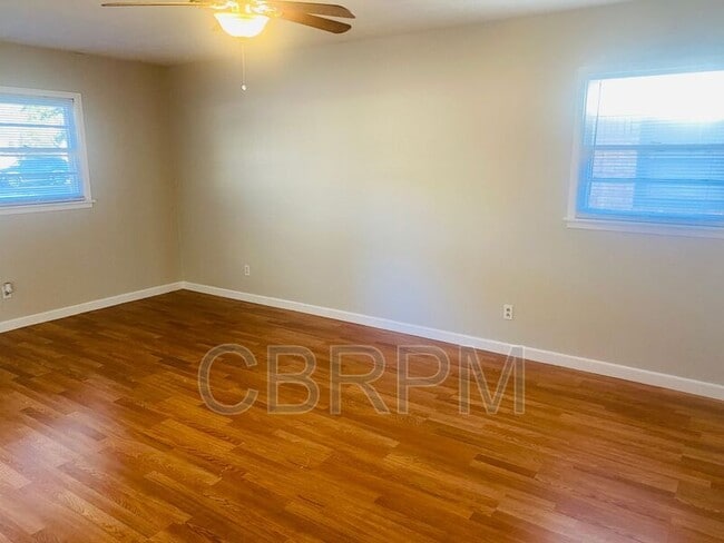 Photo - 3221 33rd St