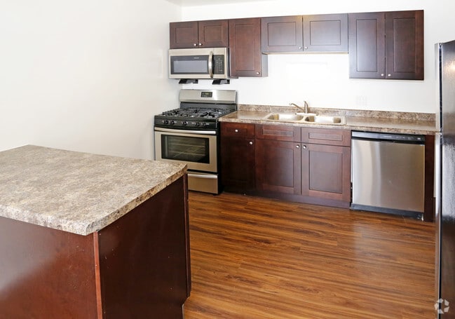 1BR,1BA,525SF - White Birch - The Birches