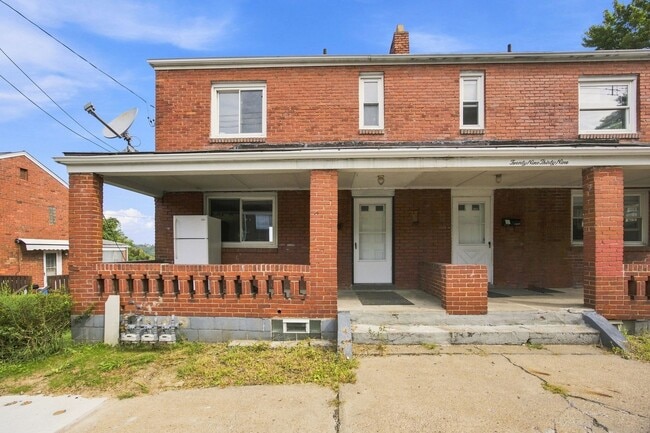 Building Photo - 2937-2939 Freeland St Unit 2937 Freeland St