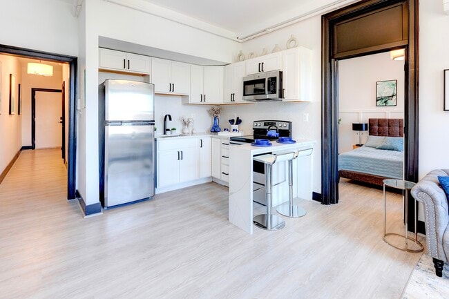 The Suites AHR LLC