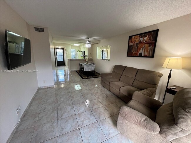 Photo - 2230 N Cypress Bend Dr Unit 309