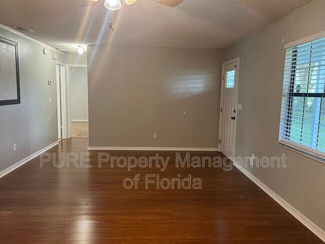 Photo - 70 Almond Rd