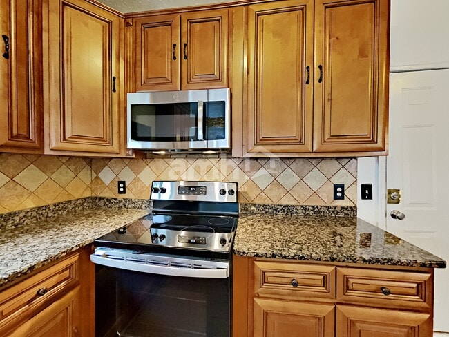 Photo - 2960 Riverbend Dr