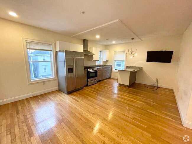 Building Photo - 128 Hillside St Unit 3 Rental