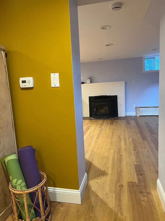 Photo - Furnished 1BR/1BA Basement Unit in Lakewood - Private Entrance, Kitchenette, Shared Yard & Laundry Unit 2