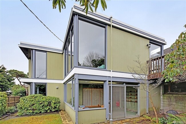 Building Photo - 2343 NW 94th St Rental