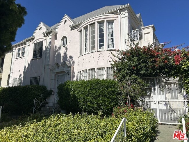 Building Photo - 244 S Lasky Dr Unit C Rental