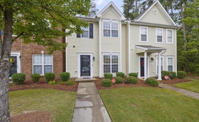 Building Photo - 28 Sharpstone Ln