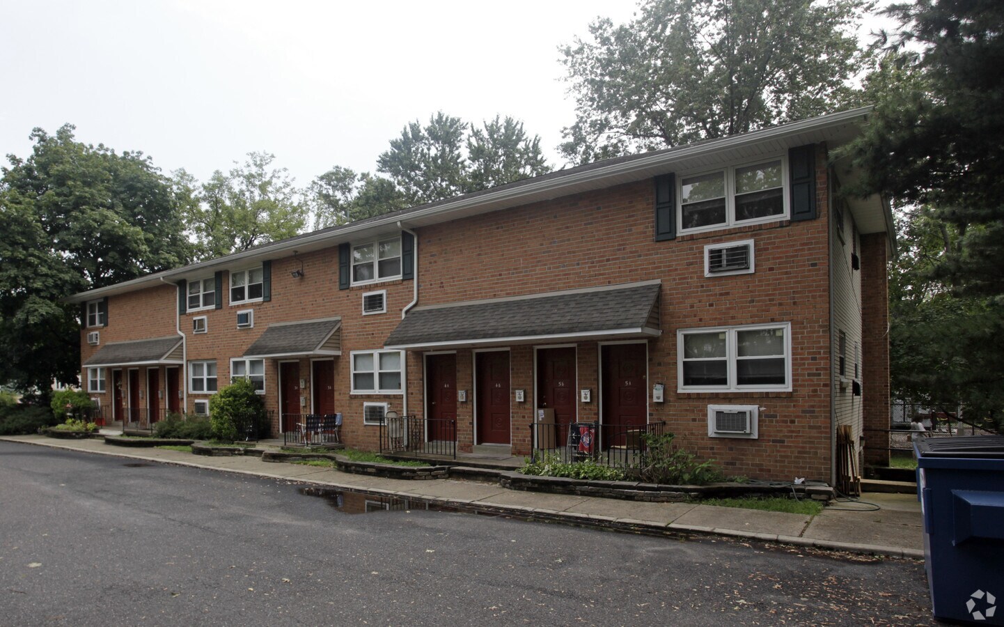 Photo - 25 W Linden Ave Apartments