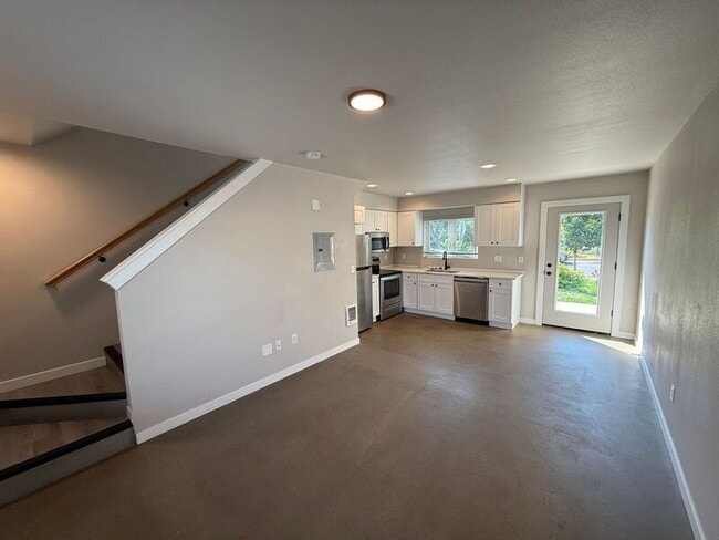Photo - 2901 Waverly Dr SE