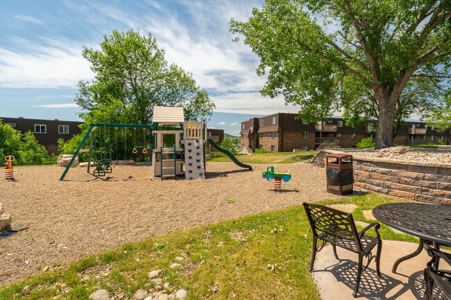 LaCrosse Estates Apartments