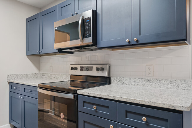 Building Photo - Hampton Place Rental