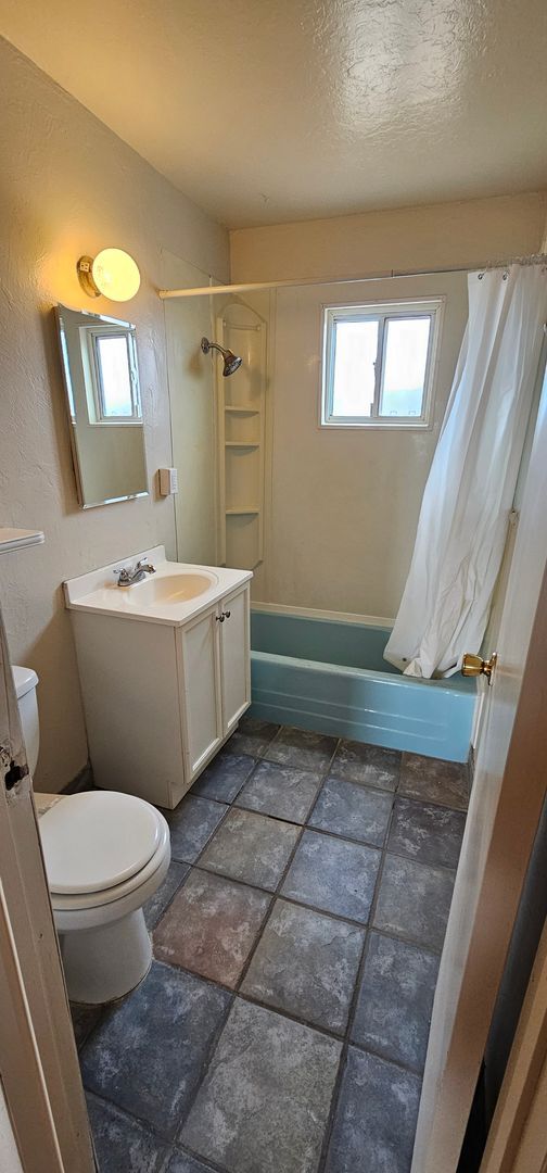 Photo - Live Large in a Cozy Retreat! Private Back...