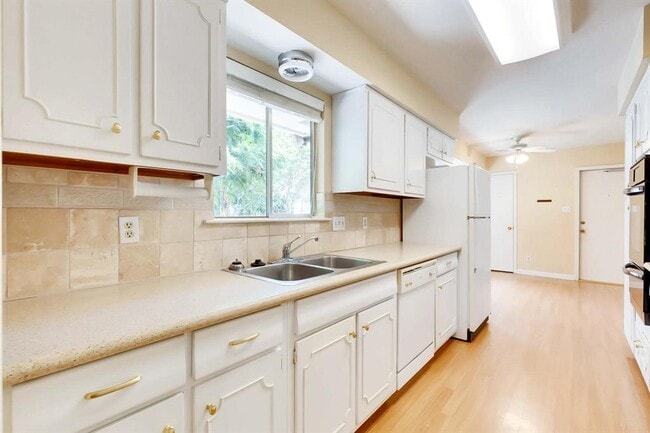 Photo - 2609 Richcreek Rd